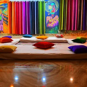  Hostel Gypsy Diaries India