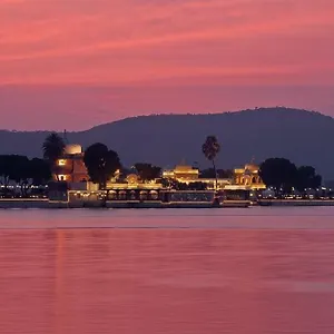 Jagmandir Island Palace - Grand Heritage Inde