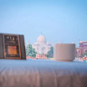 Lucky Restaurant & India