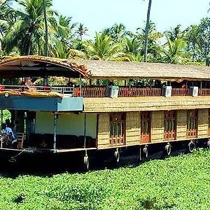 Hotel Jct Houseboats ***